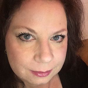 Meet your Posher, Annette